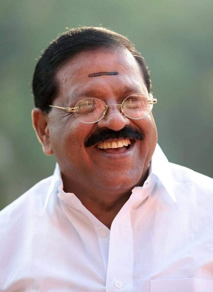 ‘Murder case should be booked against Kerala CM’