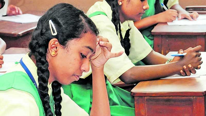 Madhya Pradesh students to get laptops if they score 60% plus in class XII exams