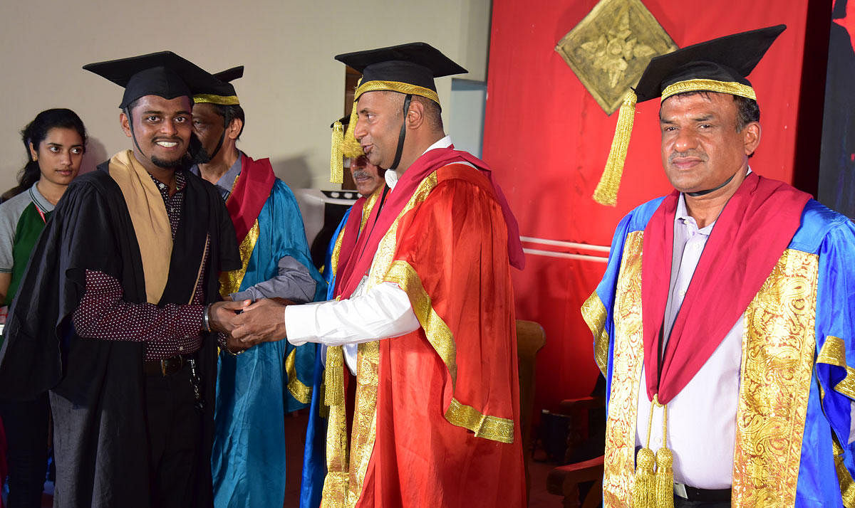 721 Sahyadri students get graduation certificates