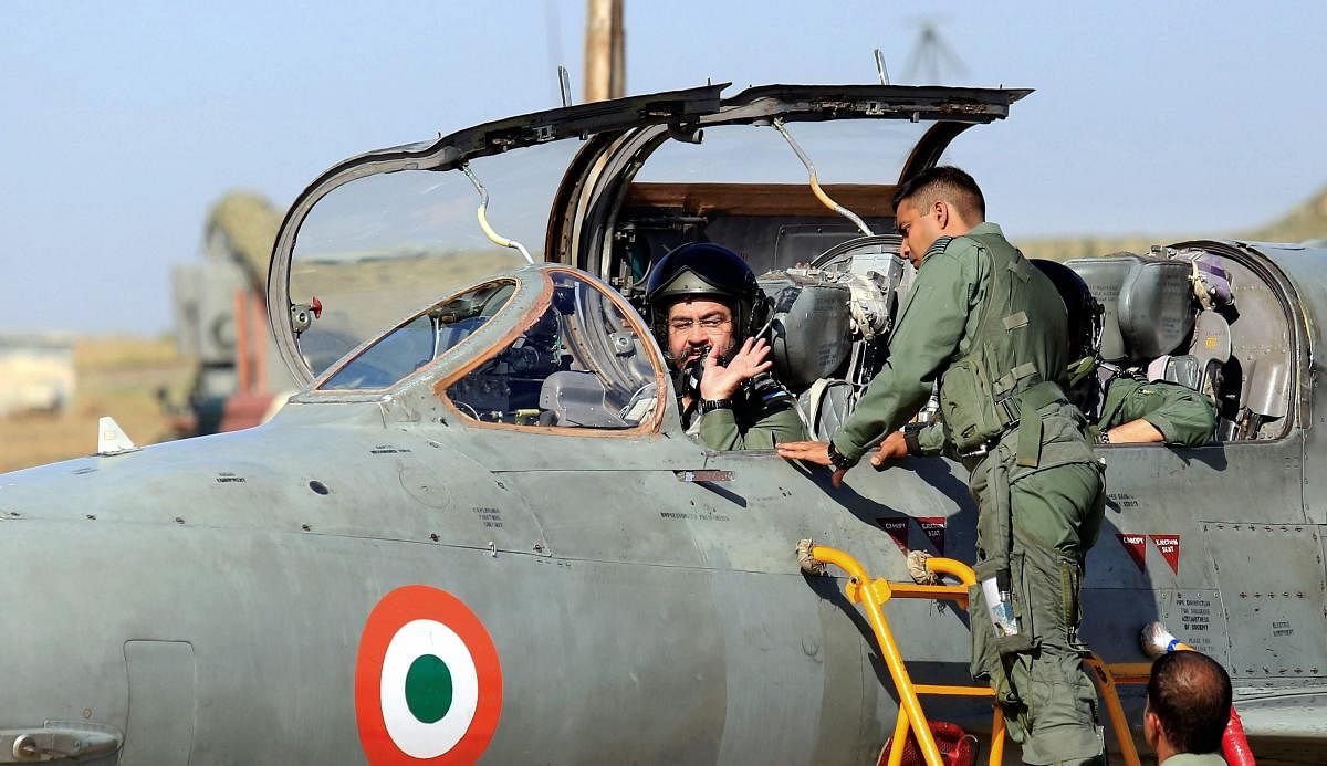 Salute to Kargil heroes in Missing Man formation - IAF