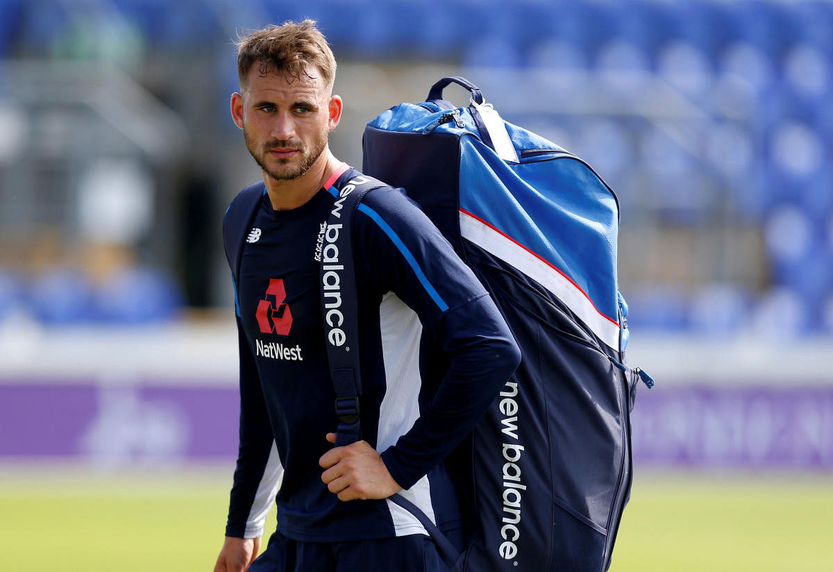 Report on drugs ban led to Hales' removal: Giles