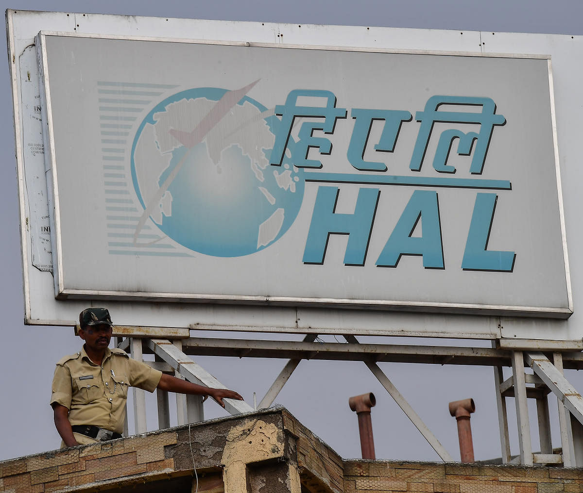 HAL owes more than Rs 800 crore to contractors