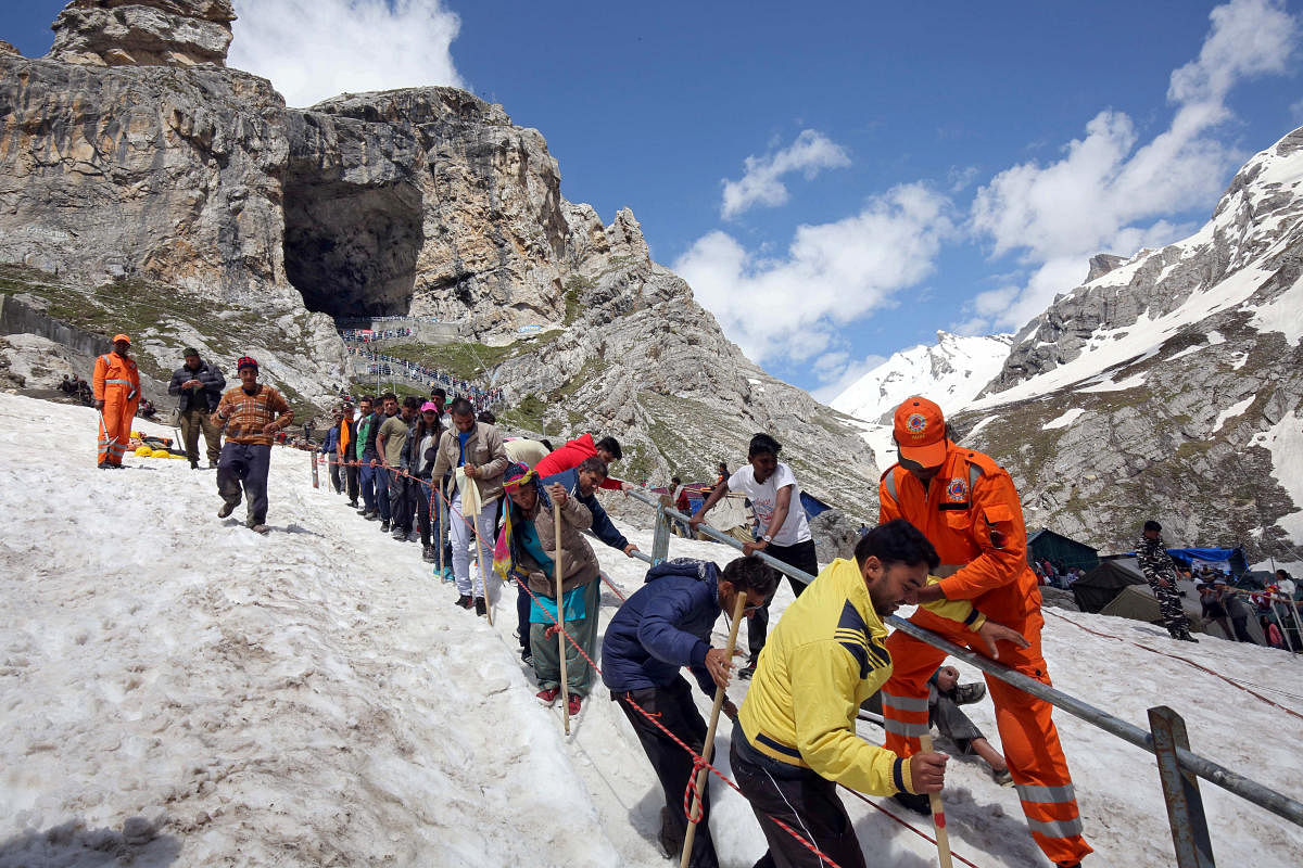 Another batch of 5,124 pilgrims leave for Amarnath
