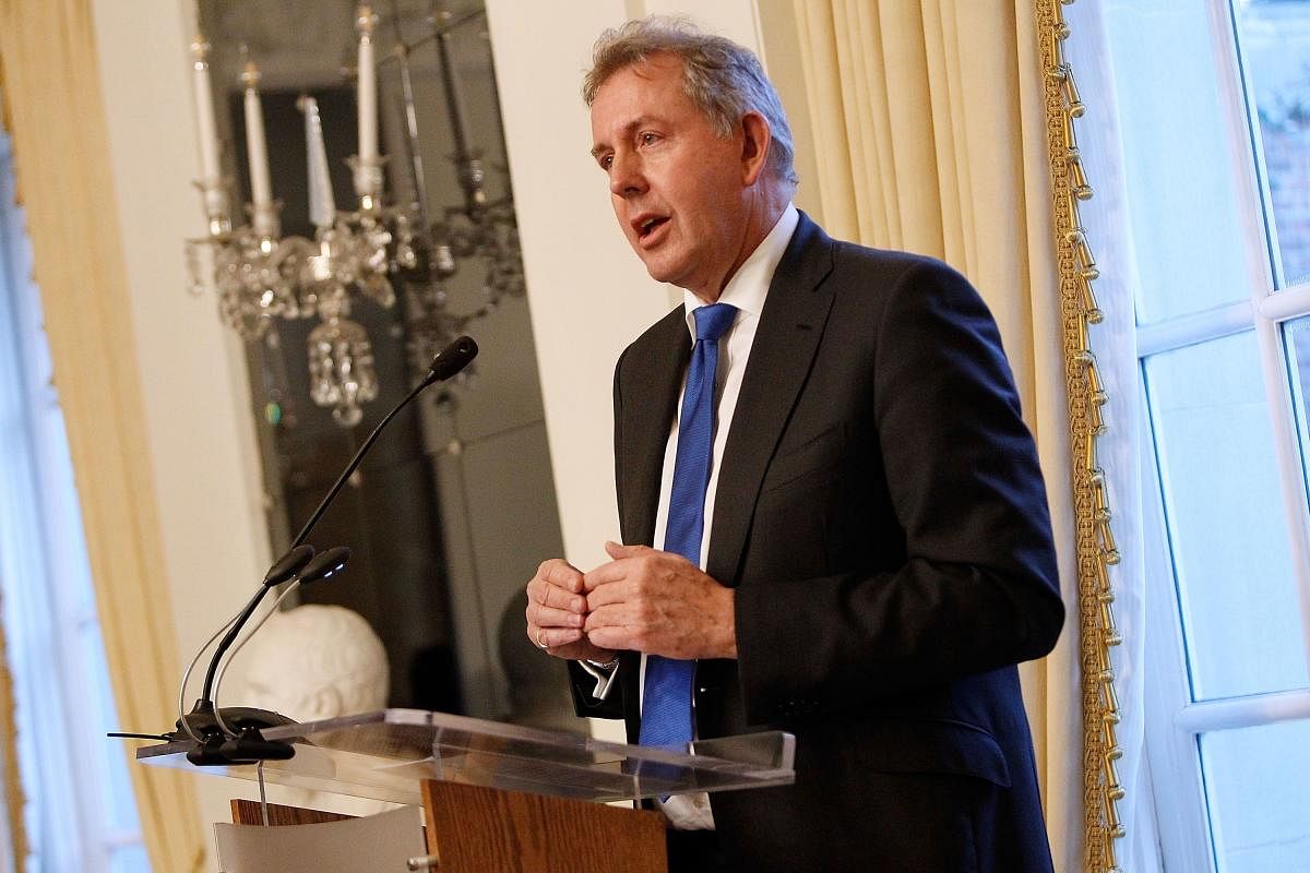 Kim Darroch quits after spat over leaked memos