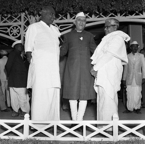 (undated) Prime Minister Jawaharlal Nehru with Congress leader K Kamarajand Kerala Minister Achyutan in Bangalore. (File Image)
