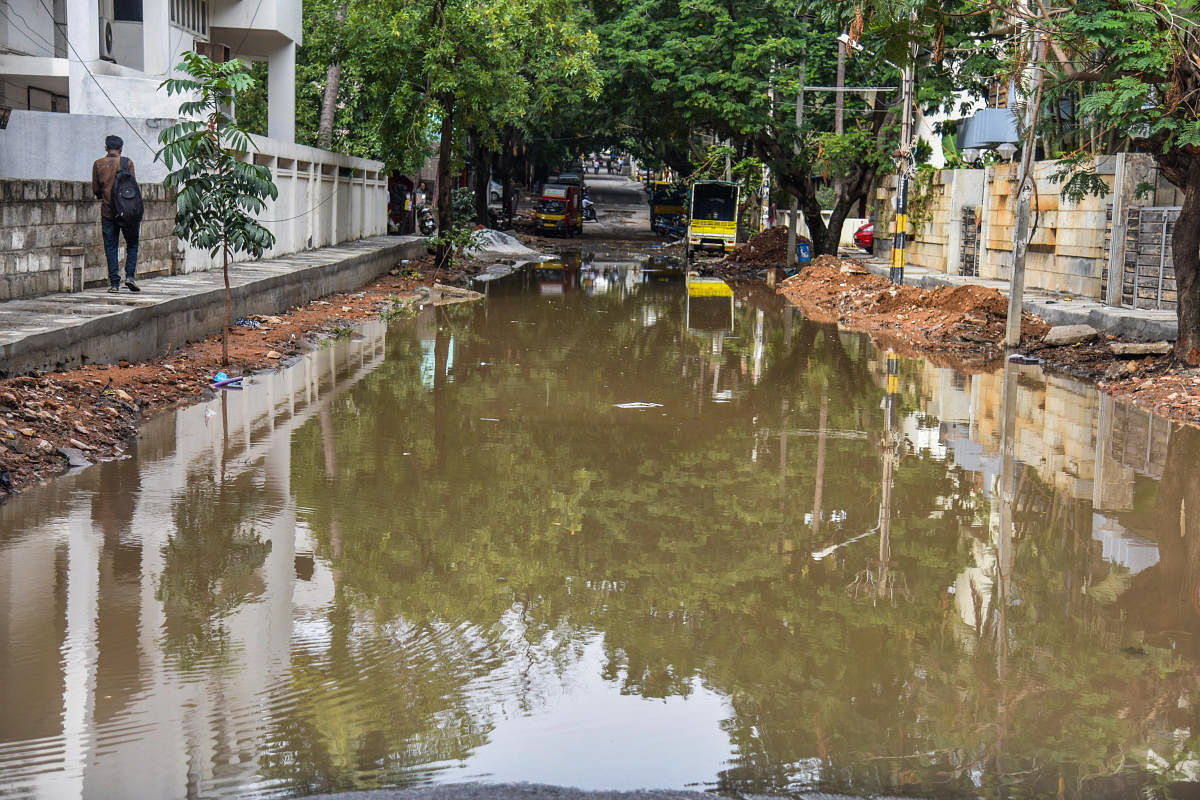 Overflowing drains reduce Shanthinagar to stinking mess