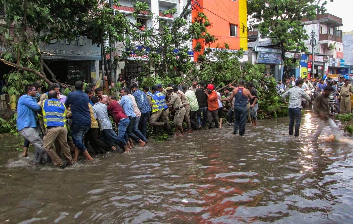 3 dead in flash rains in Telugu states