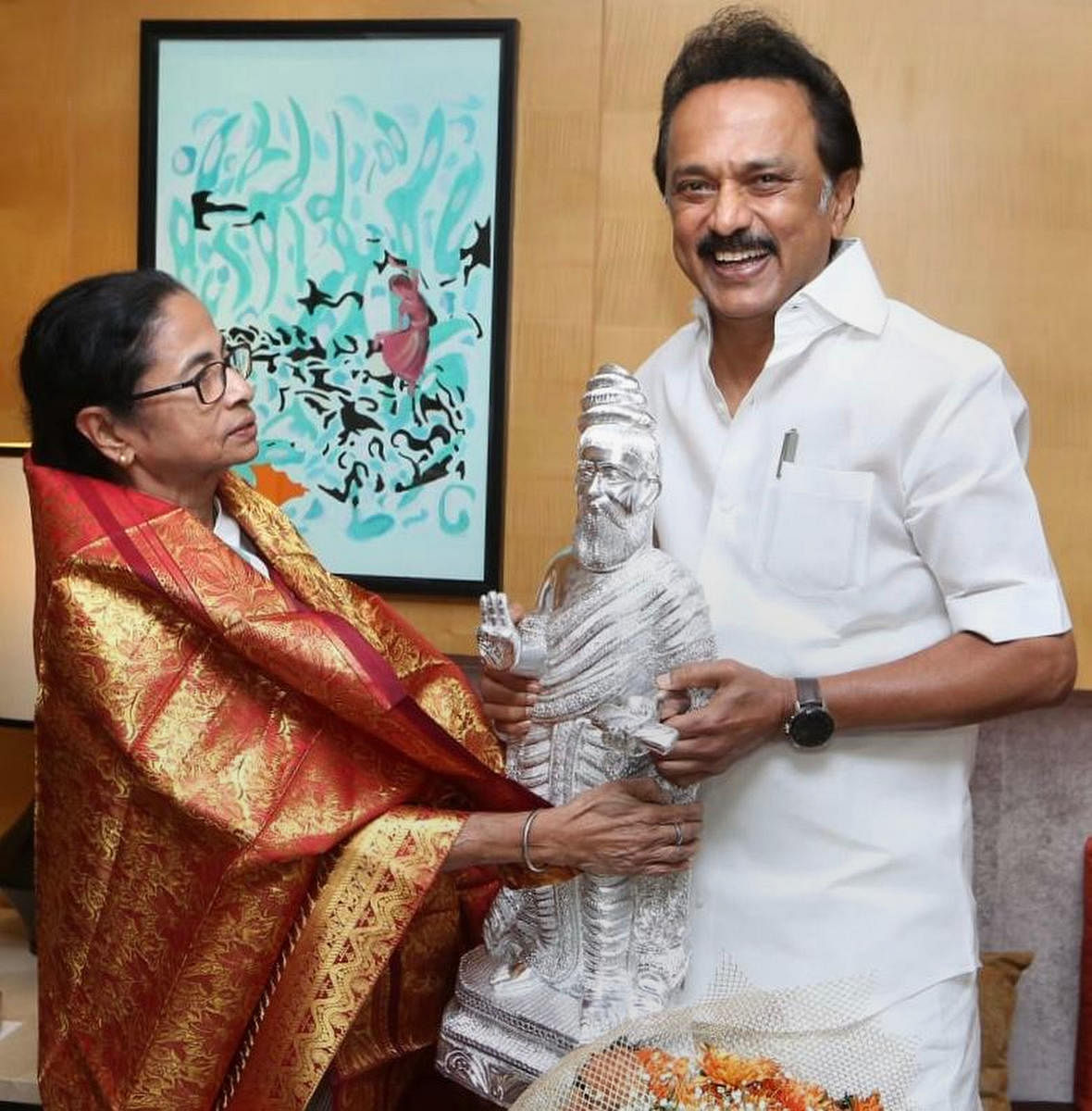 WB CM Mamata Banerjee unveils Karuna's statue Chennai