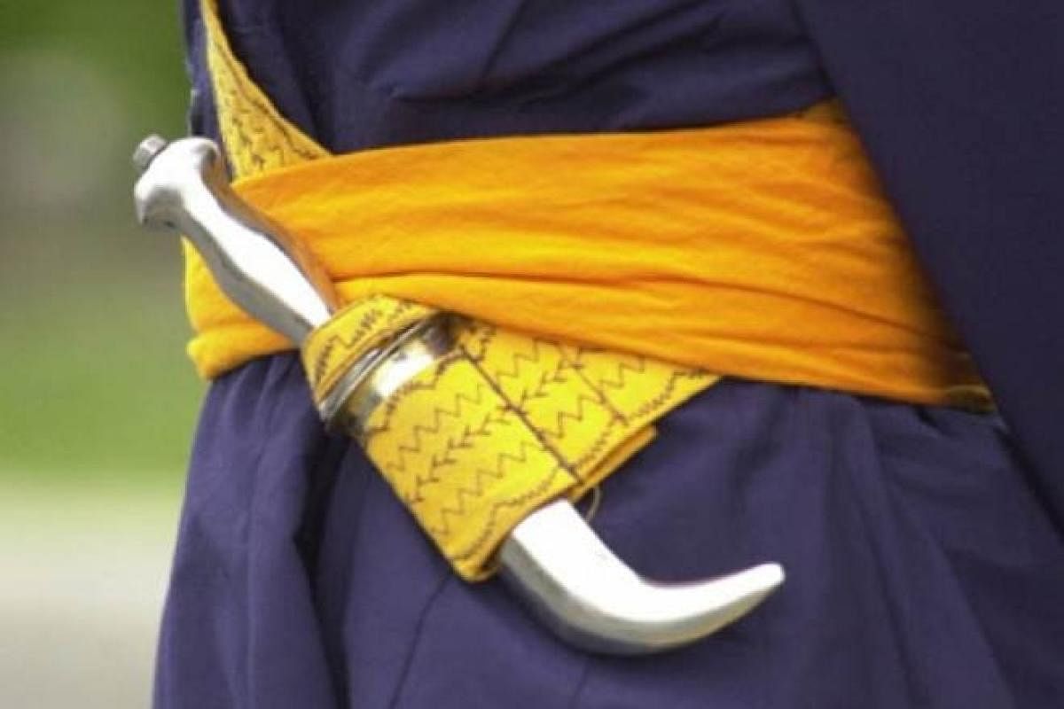Sikh man detained for carrying kirpan in UK
