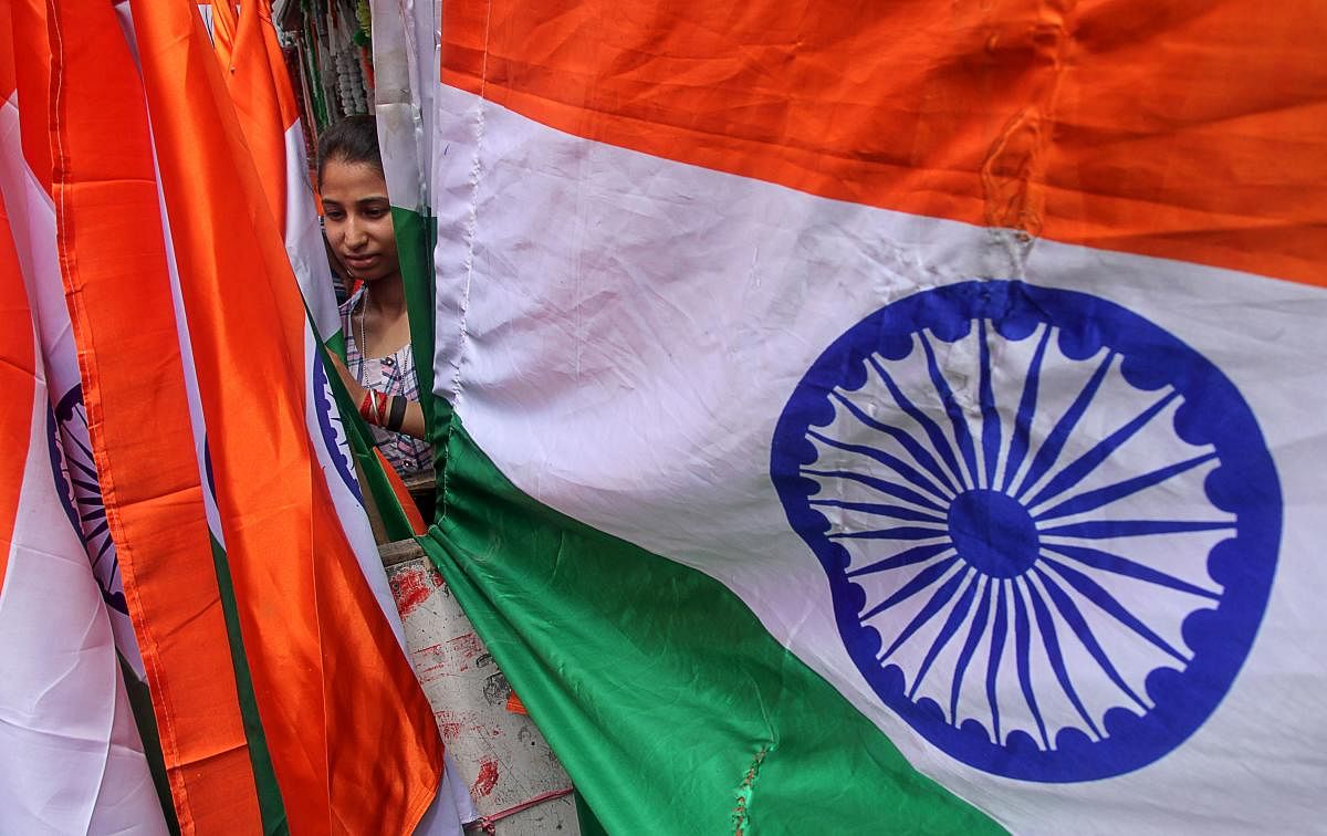 I Day eve, Bihar BJP takes out rally with 370-feet flag