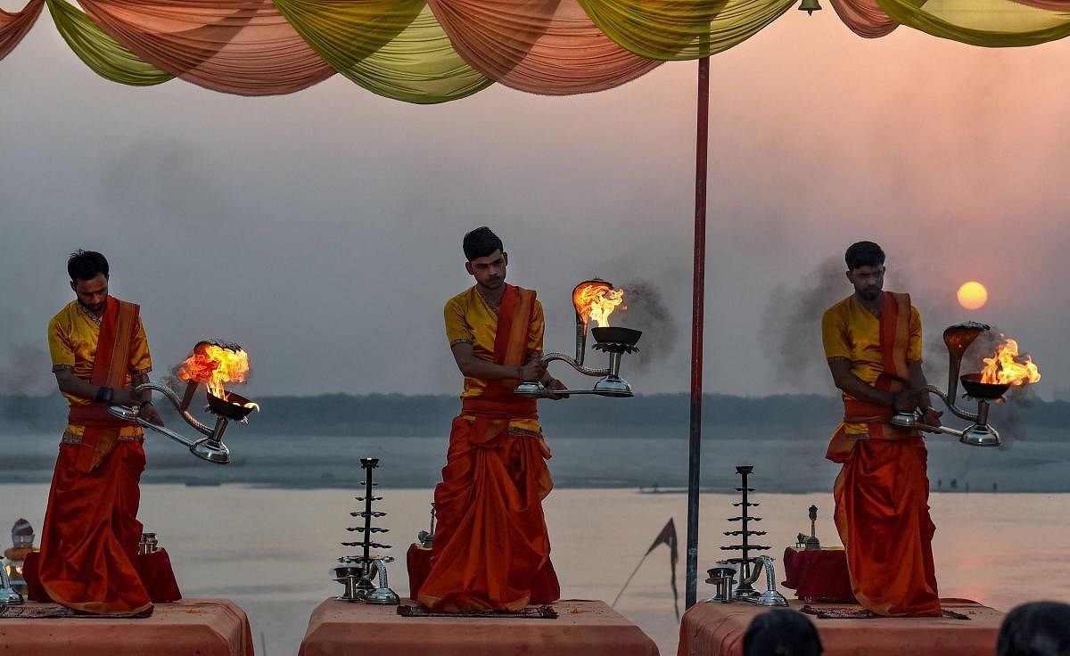 Live telecast of Ganga Aarti at all Varanasi ghats