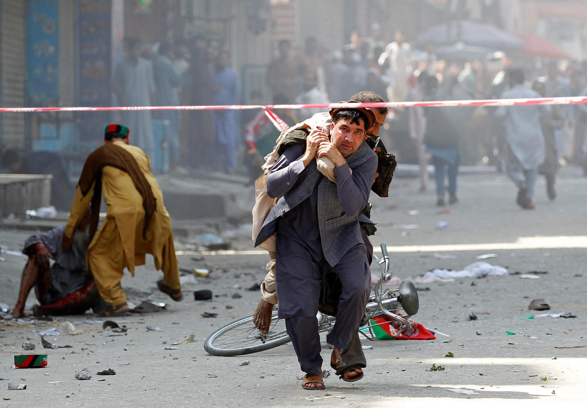 Afghanistan: Explosions wound dozens on I-Day