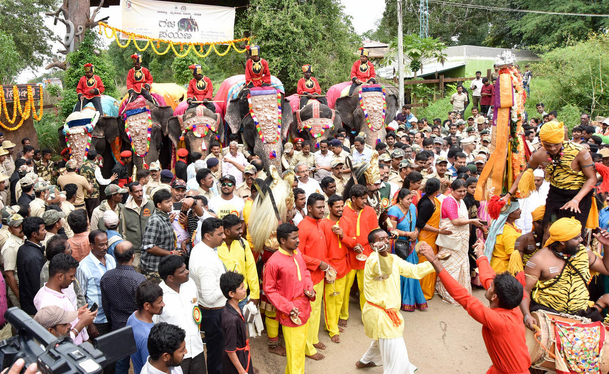 Dasara fervour begins with 'Gajapayana'