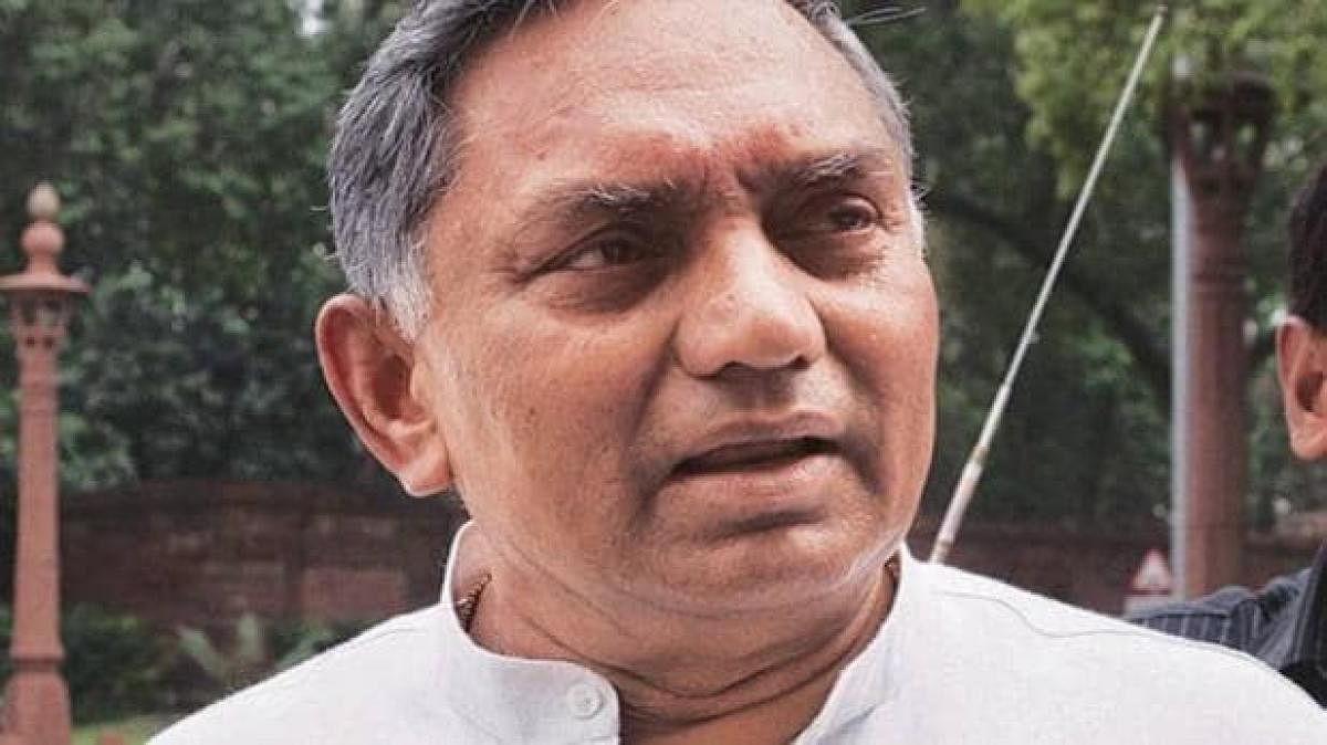 Cong's Dwivedi supports abrogation of Article 370 