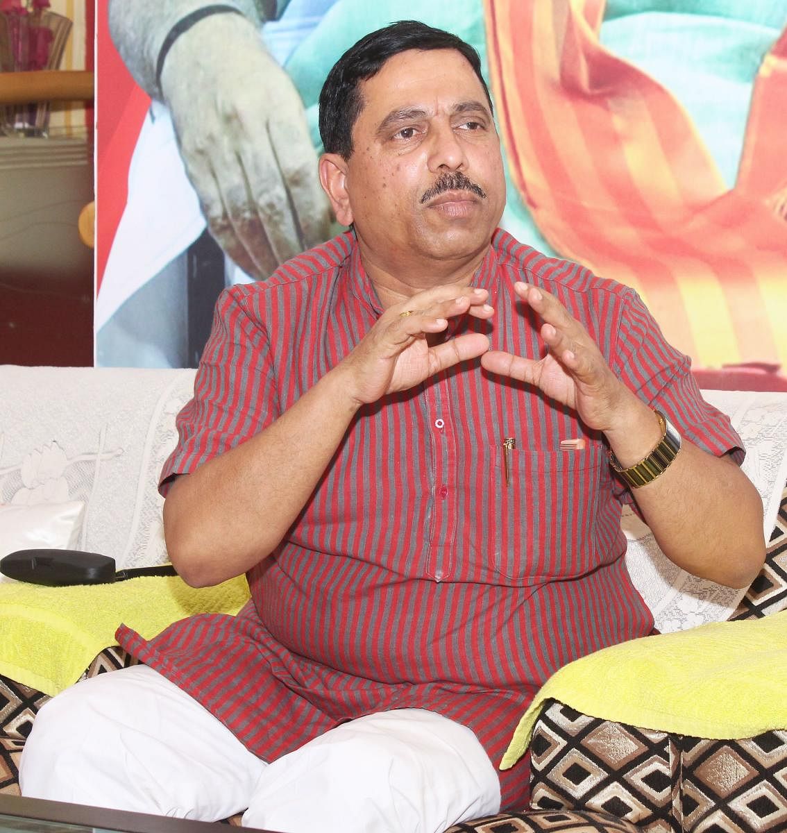 Mahadayi: K'taka, Goa CMs should talk, says Joshi