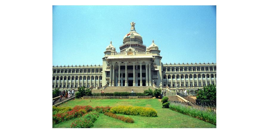 EC to hold Karnataka assembly by-elections on Oct 21