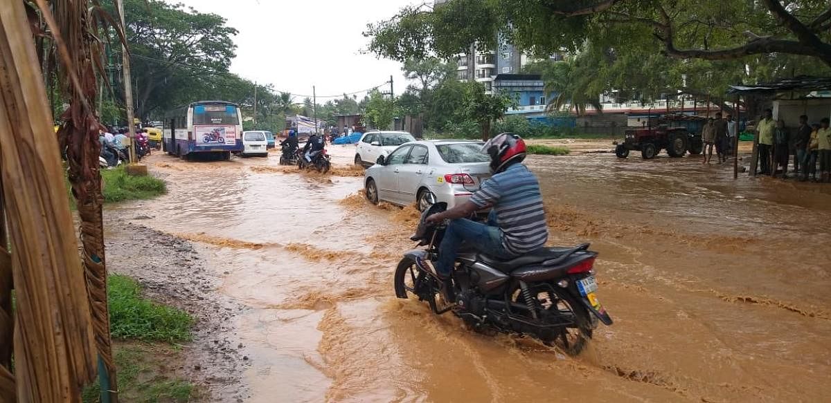 Motorists hit as misery rains on Varthur-Gunjur road