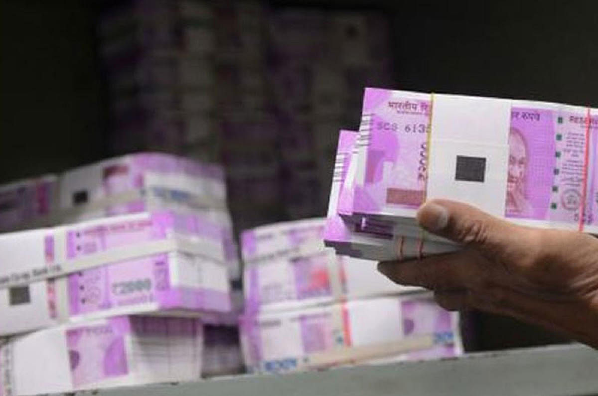 Election officials seize Rs 10 lakh in Thane district