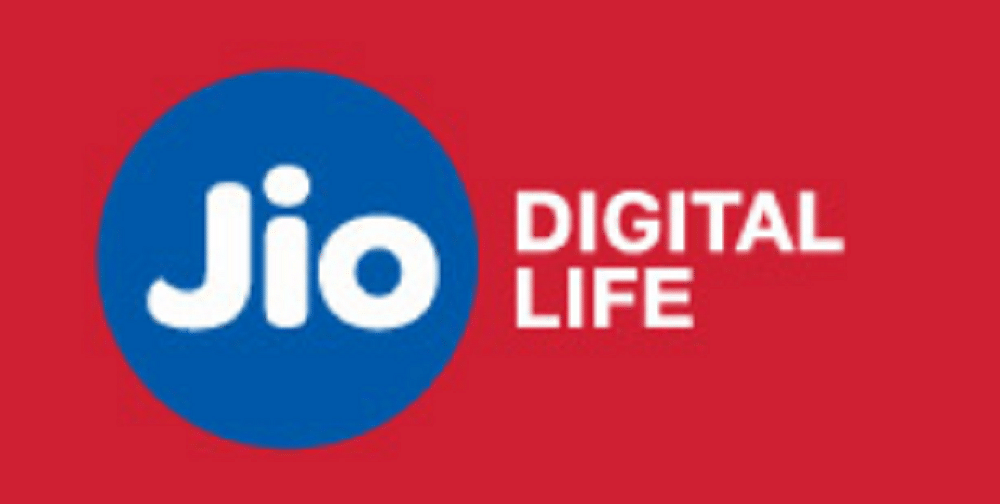 Jio vendor digs road without permit, fined Rs 25 lakh