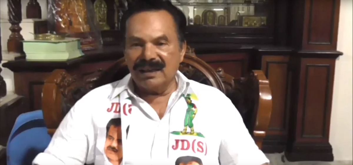 There is no government in Karnataka, says ex-JD(S) min