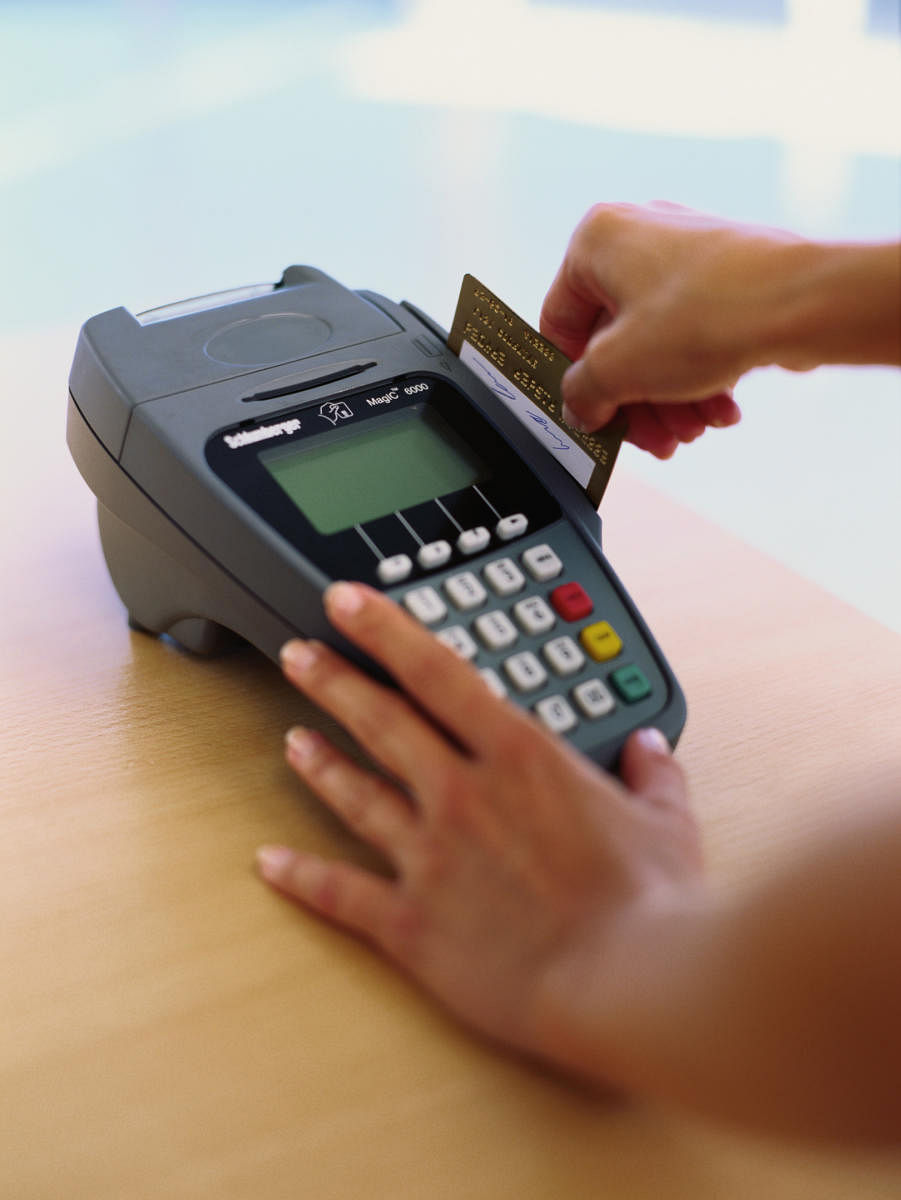 Nigerians stop credit card payment after hotel checkout