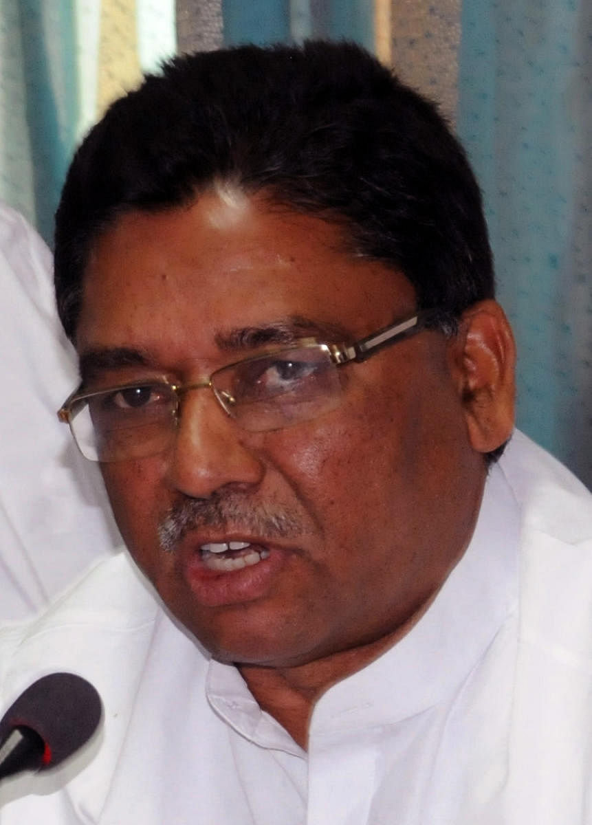 Cong demands enquiry in Yediyur white-topping work