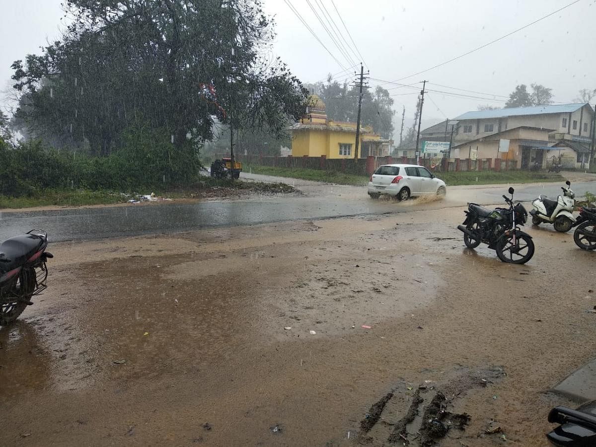 Heavy rain pounds Kodagu, DK and Malnad districts