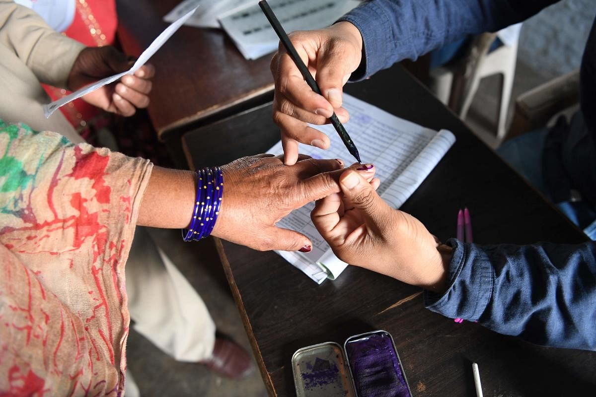 Guj bypolls: 51% turnout in six assembly seats till 5pm