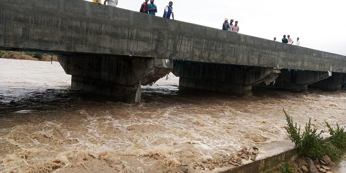 Water level rises in rivers, lakes