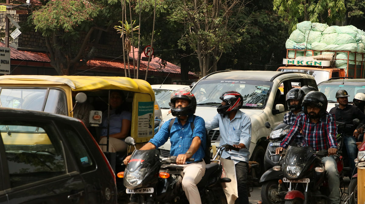 Two wheeler riders are most exposed to air pollution when stuck in long traffic jams