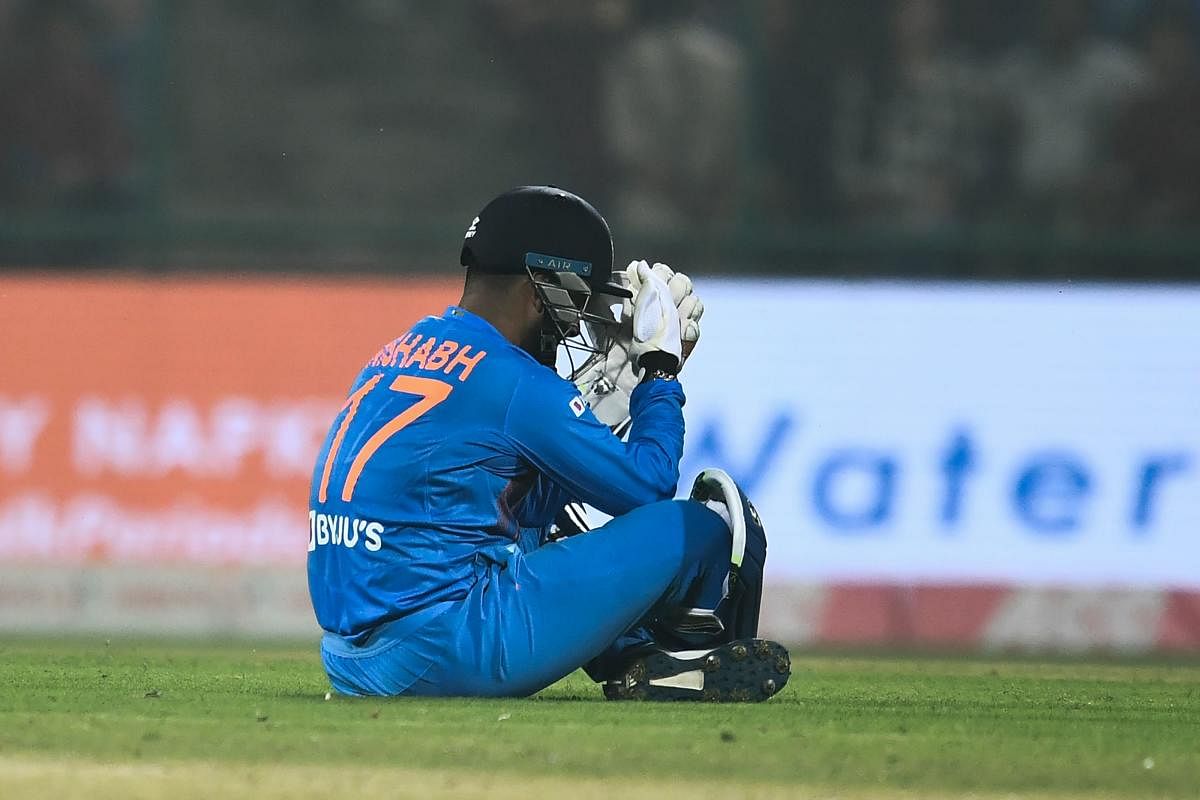India struggle to 148 for six in opening T20