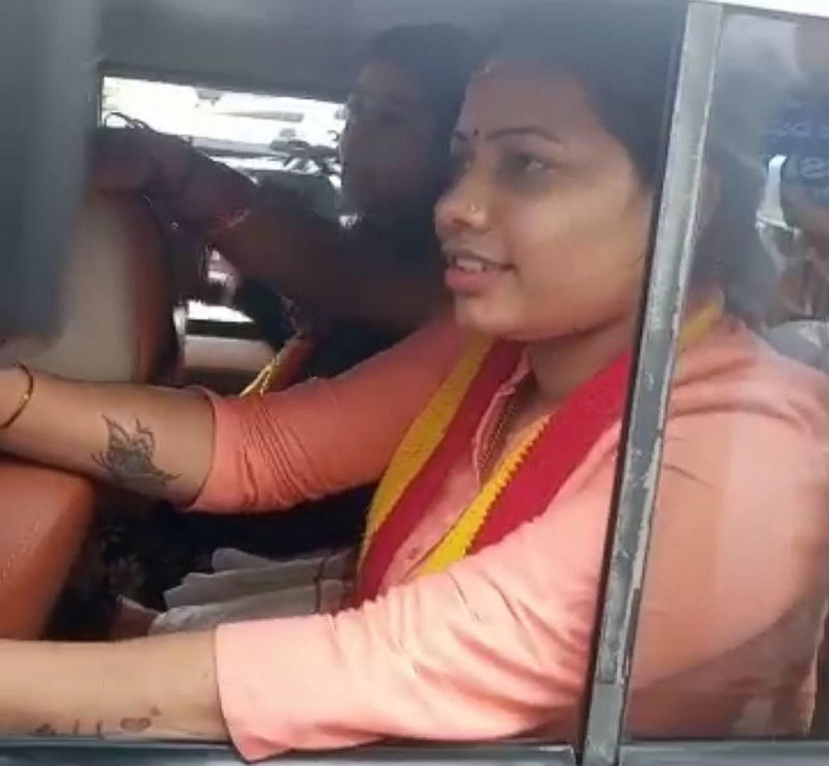Karnataka Rakshana Vedike activists surrender