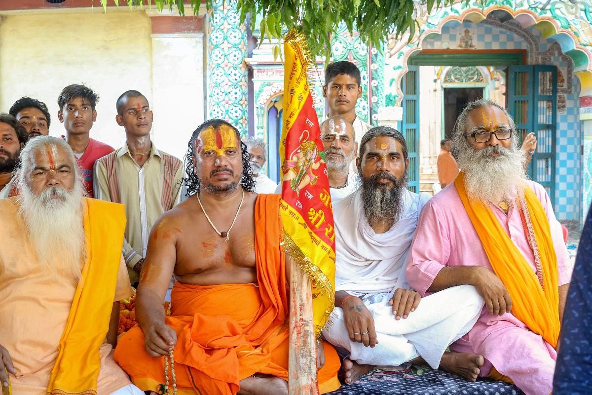 Seer on indefinite fast for Ram Temple construction
