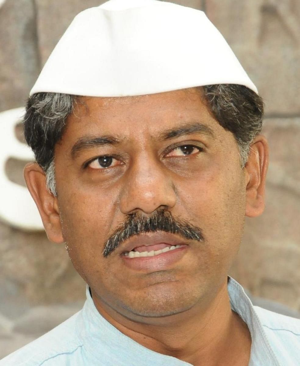 Karnataka bypolls: Ex-AAP leader banks on crowdfunding