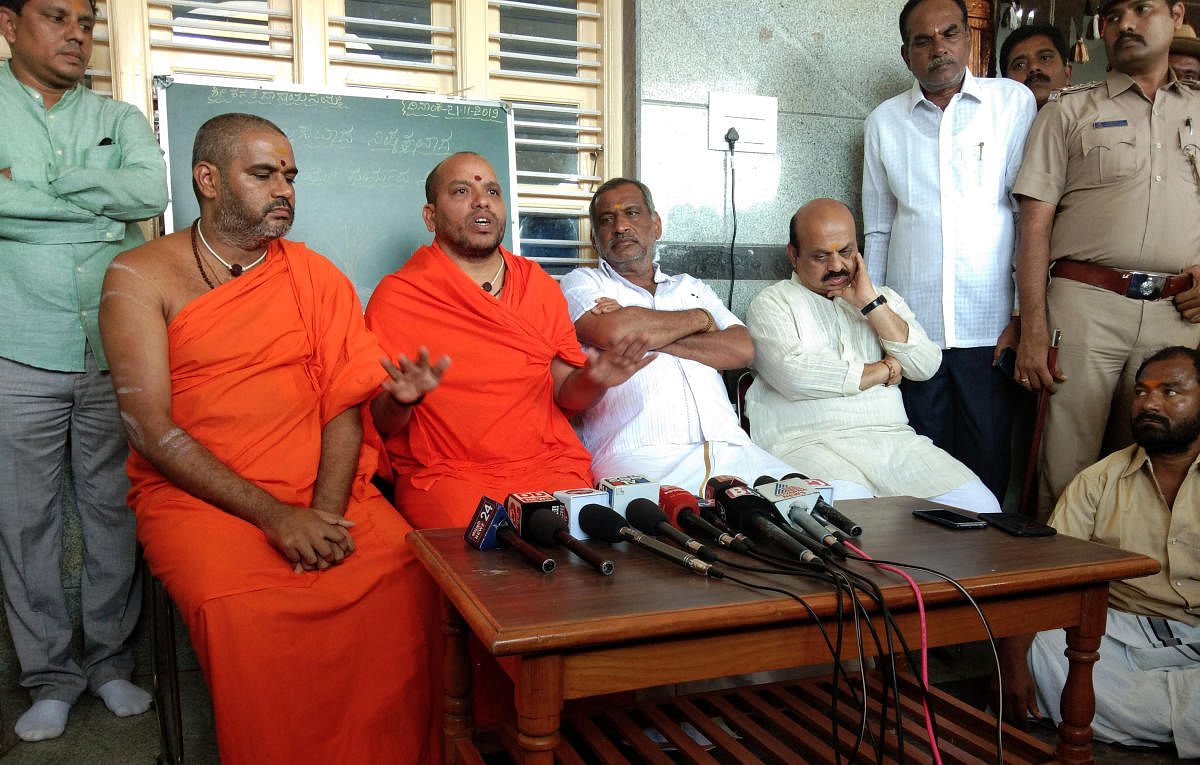 Kuruba community ends stir against Madhuswamy