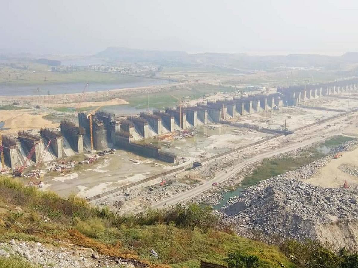 'Polavaram completion by Dec 2021 but depends on R&R'
