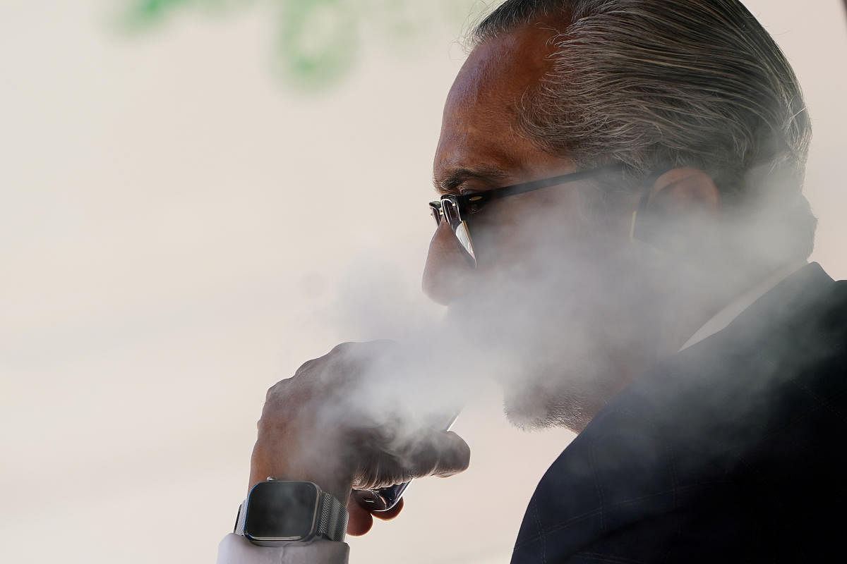 Vaping leaves user with rare form of lung scarring