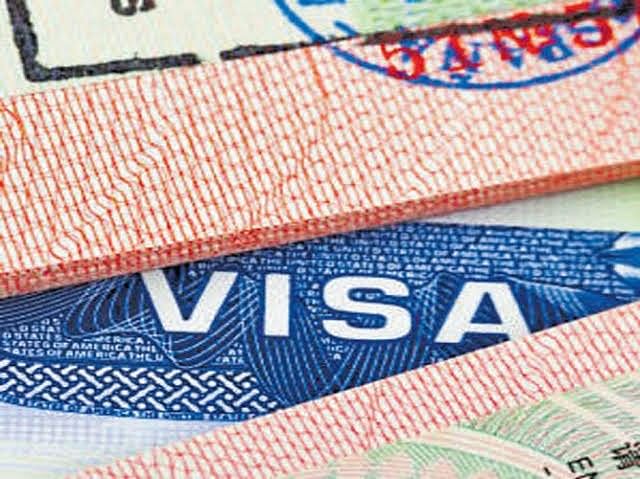 Philippines bans US senators, mulls visa for Americans