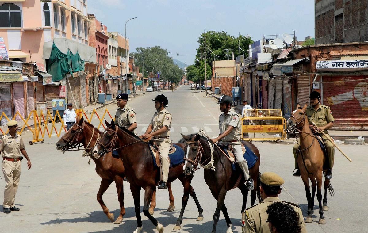 Mumbai to get horse-mounted police