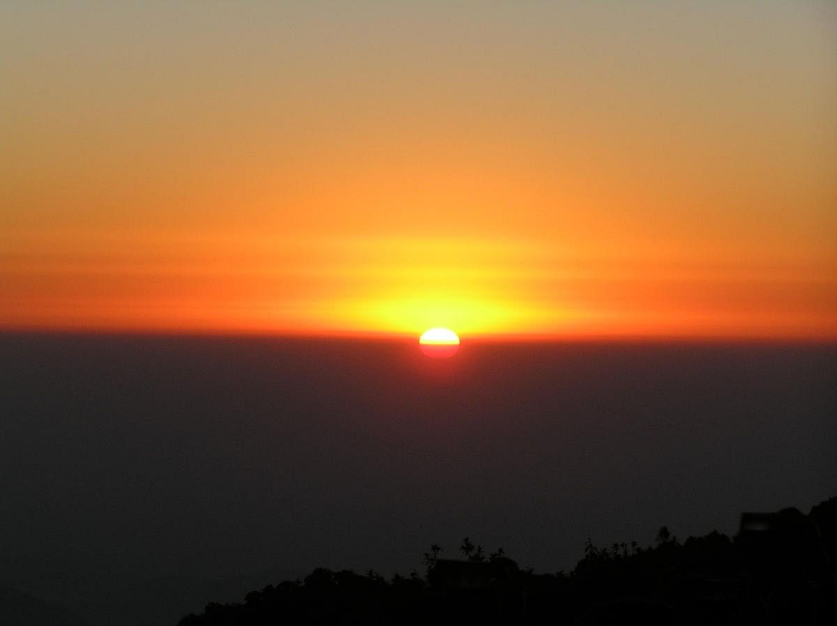 Rise of the sun at Tiger Hill
