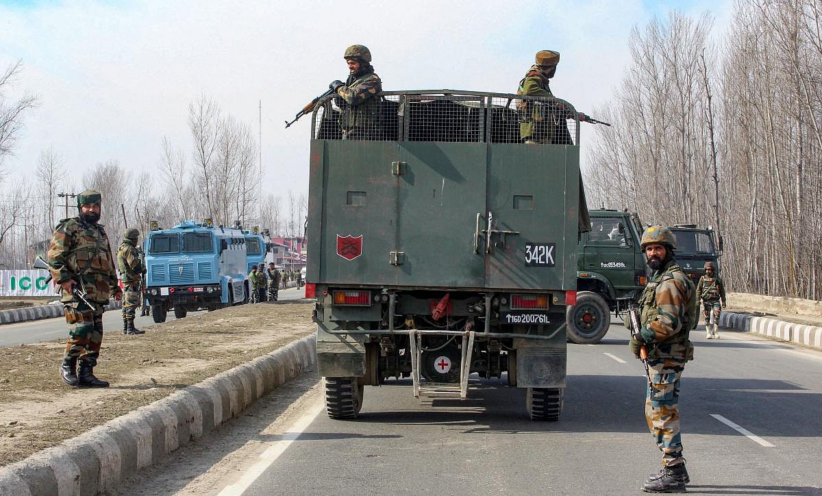 Two LeT militant associates arrested in Jammu & Kashmir's Baramulla - Vimarsana News
