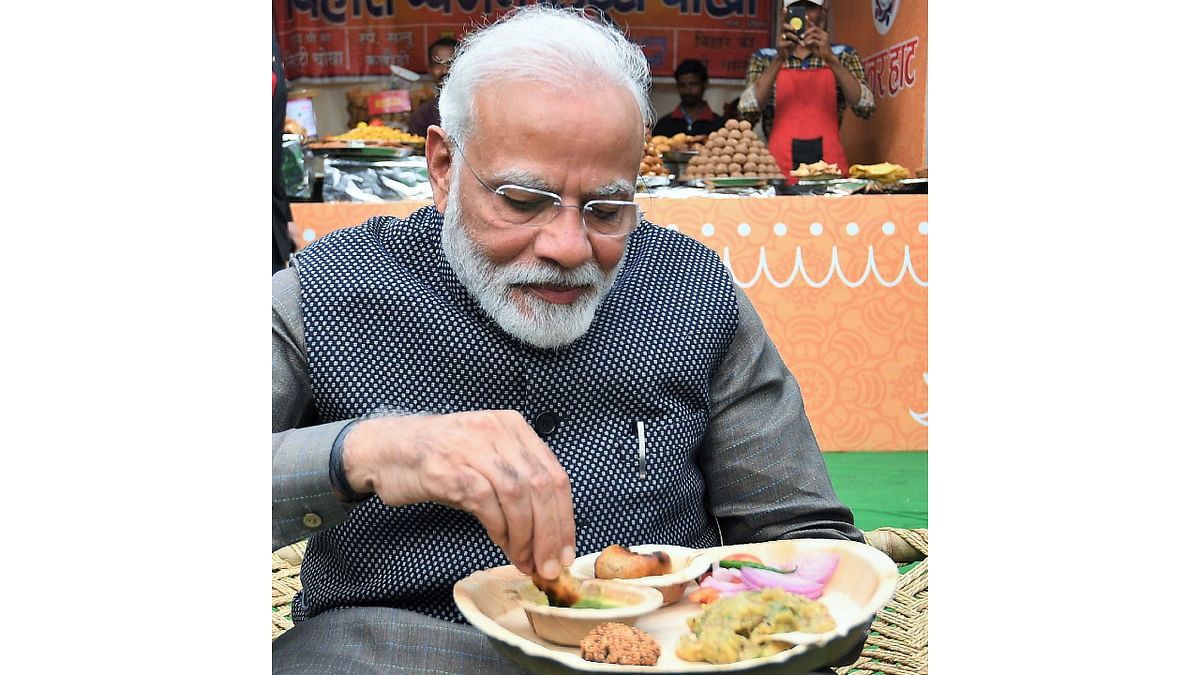Art, kulhad-chai and litti-chokha: PM Narendra Modi at Delhi's Hunar Haat