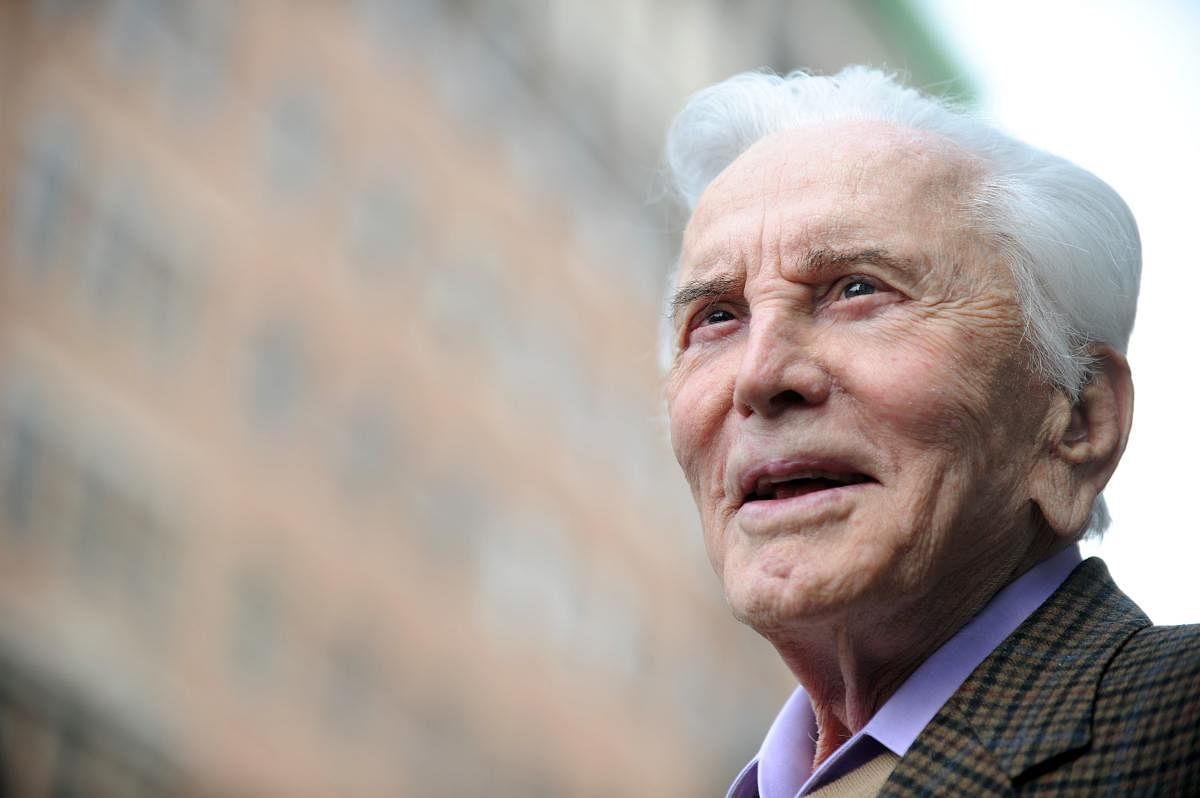 Kirk Douglas leaves most of his $61 million fortune to charity