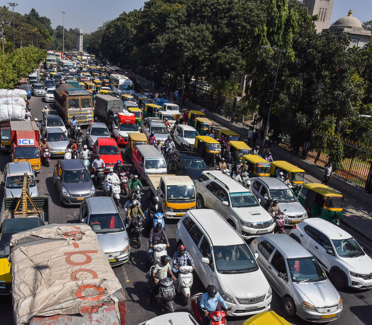 Experts, activists moot new tax policy for vehicles