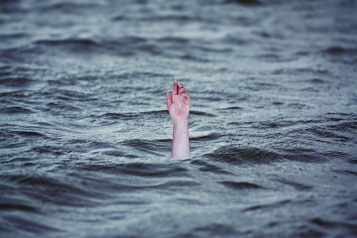 4 children drown in pond after playing with colours