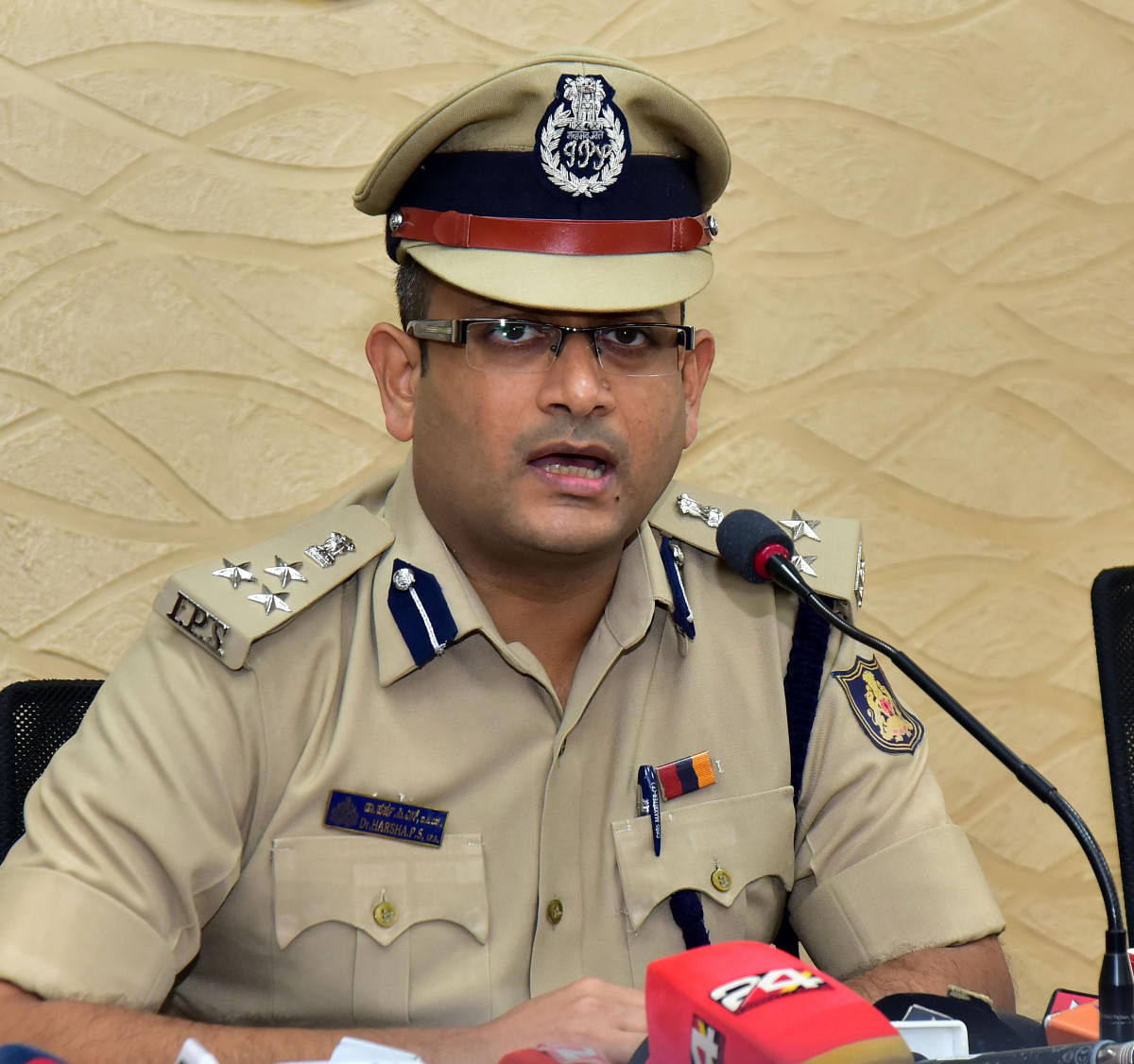 Police chief warns of stern action against violators of clampdown norms