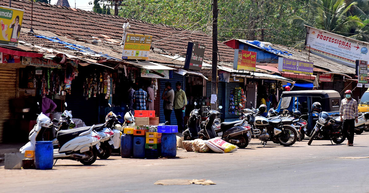 Cops swing into action to enforce lockdown in M’luru