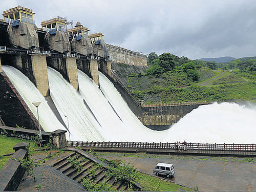 15,000 cusecs water released from Harangi  