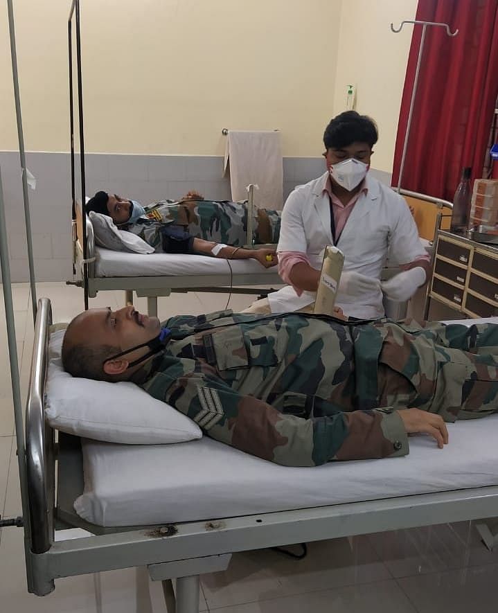 Army Donates Blood to Kidwai