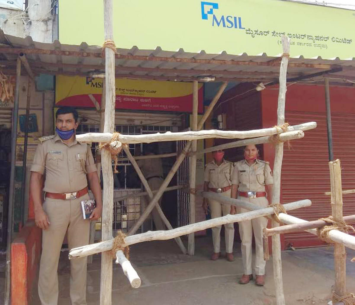 Liquor lovers flock to outlets leading to chaos in Tumakuru